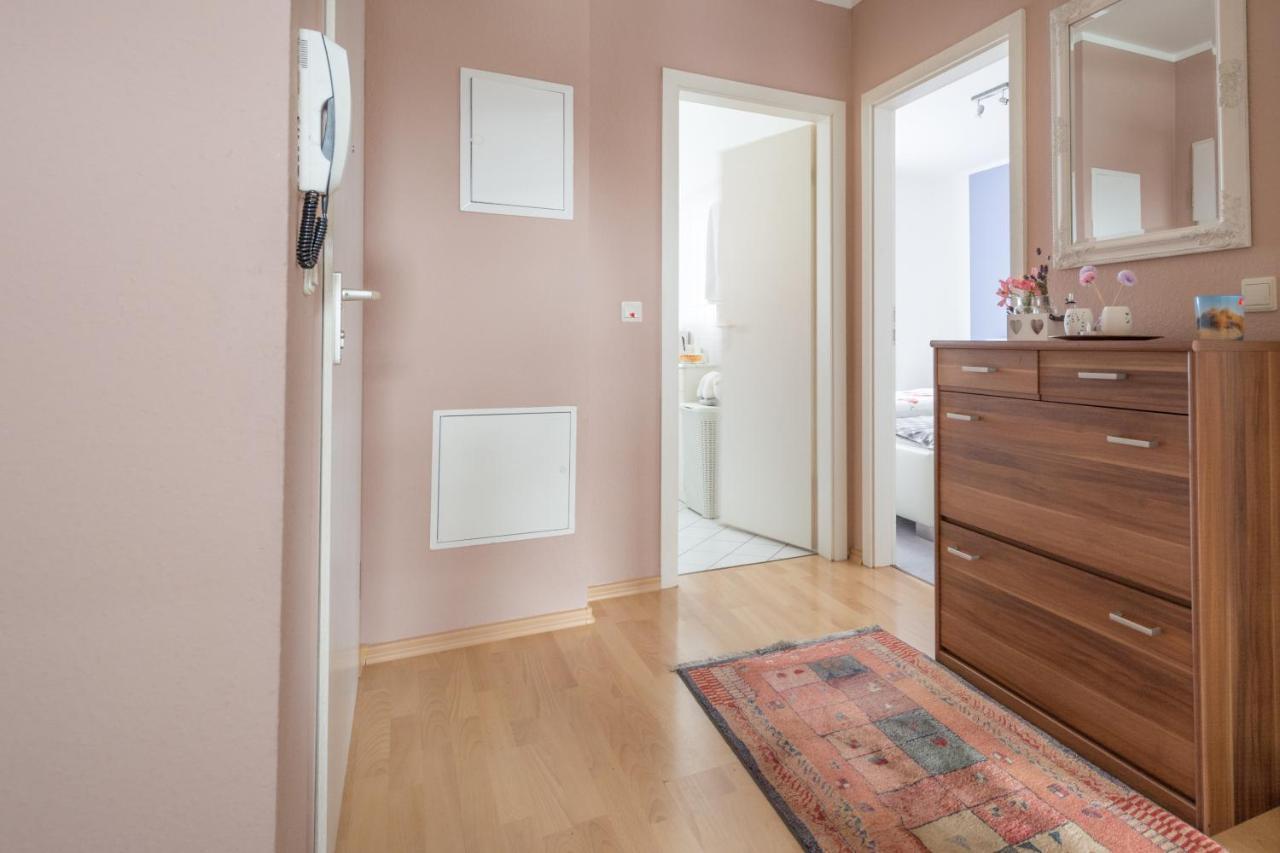 Anyroomdirect Private Apartments Near Hannover Exhibition Room Agency エクステリア 写真